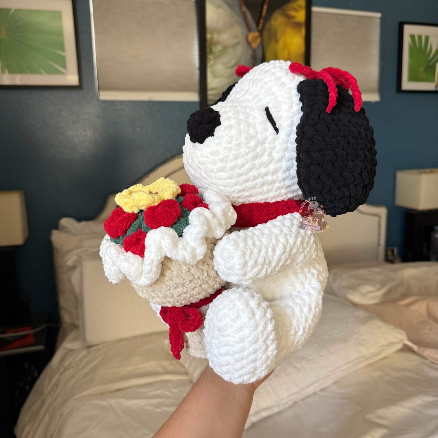 Crochet Snoopy w/ bouquet ❤️